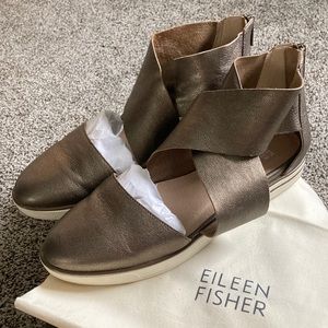 Eileen Fisher like new closed toe sandals